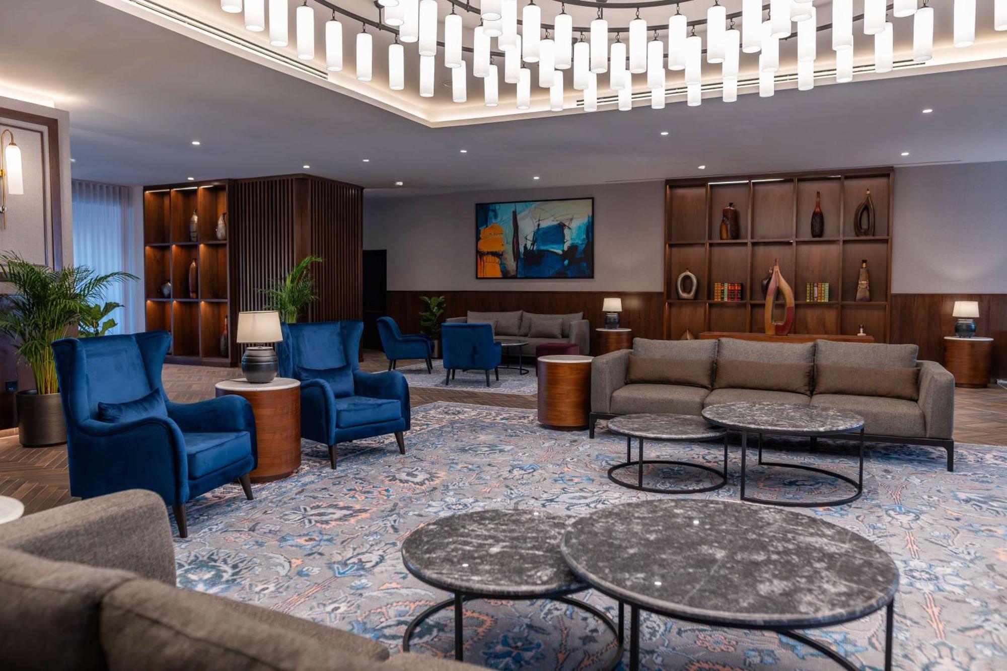 Radisson Blu Hotel, Amman Galleria Mall Eksteriør billede The lounge at the airport