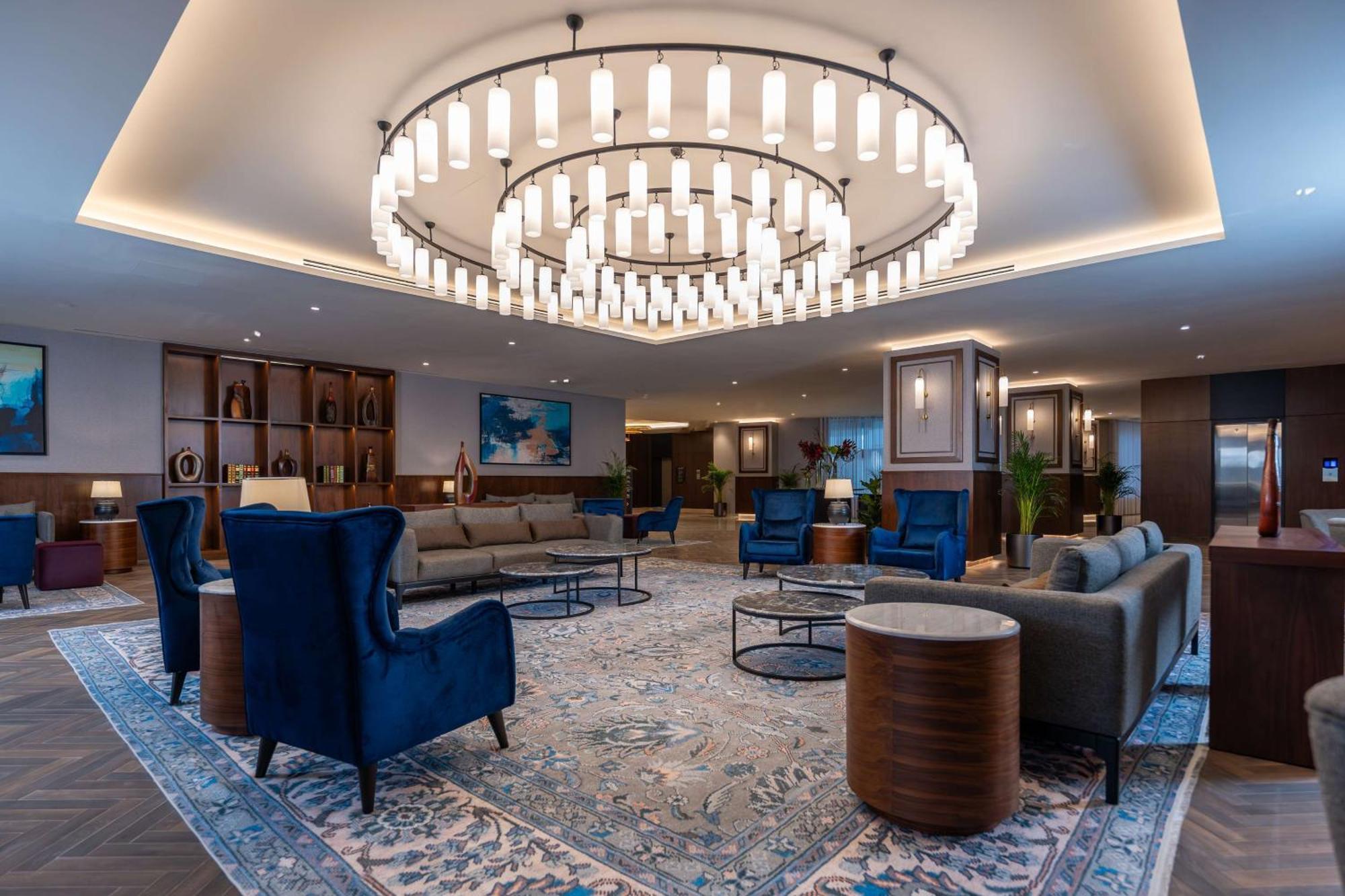 Radisson Blu Hotel, Amman Galleria Mall Eksteriør billede The lounge at London Heathrow Airport