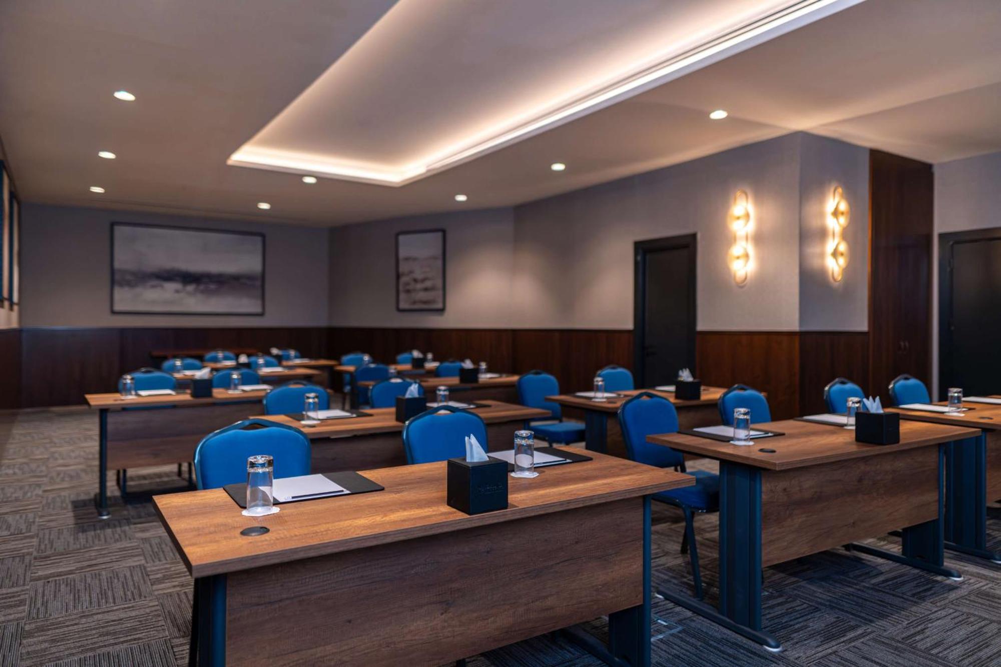 Radisson Blu Hotel, Amman Galleria Mall Eksteriør billede Meeting room