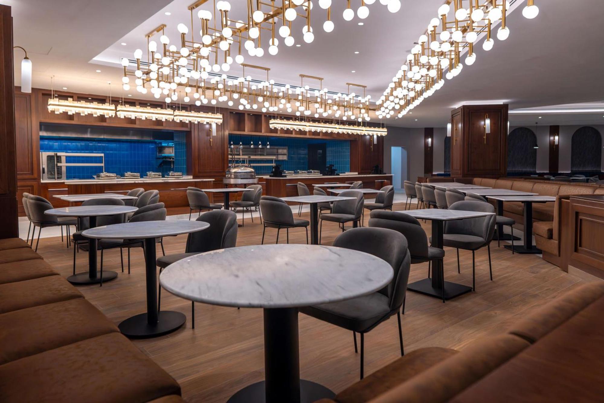 Radisson Blu Hotel, Amman Galleria Mall Eksteriør billede The lounge at London Heathrow Airport