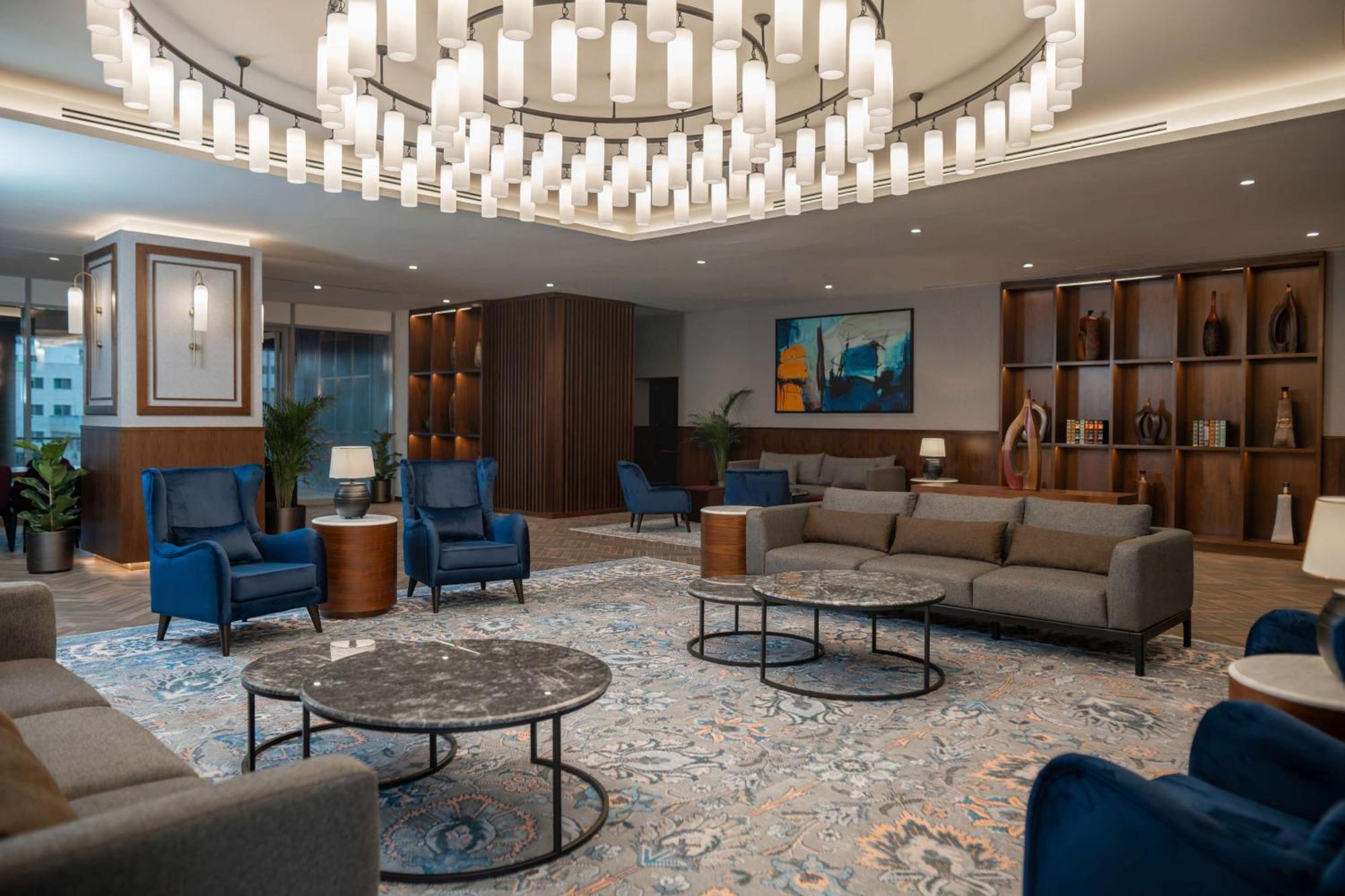 Radisson Blu Hotel, Amman Galleria Mall Eksteriør billede The lounge at the airport